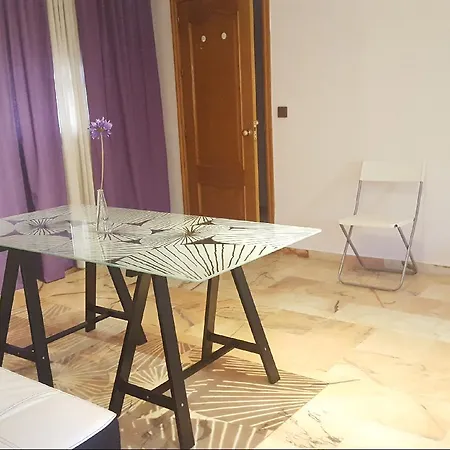 Dona Lola Apartment